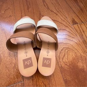 Dv  Sandals, Leather upper. Comfortable.